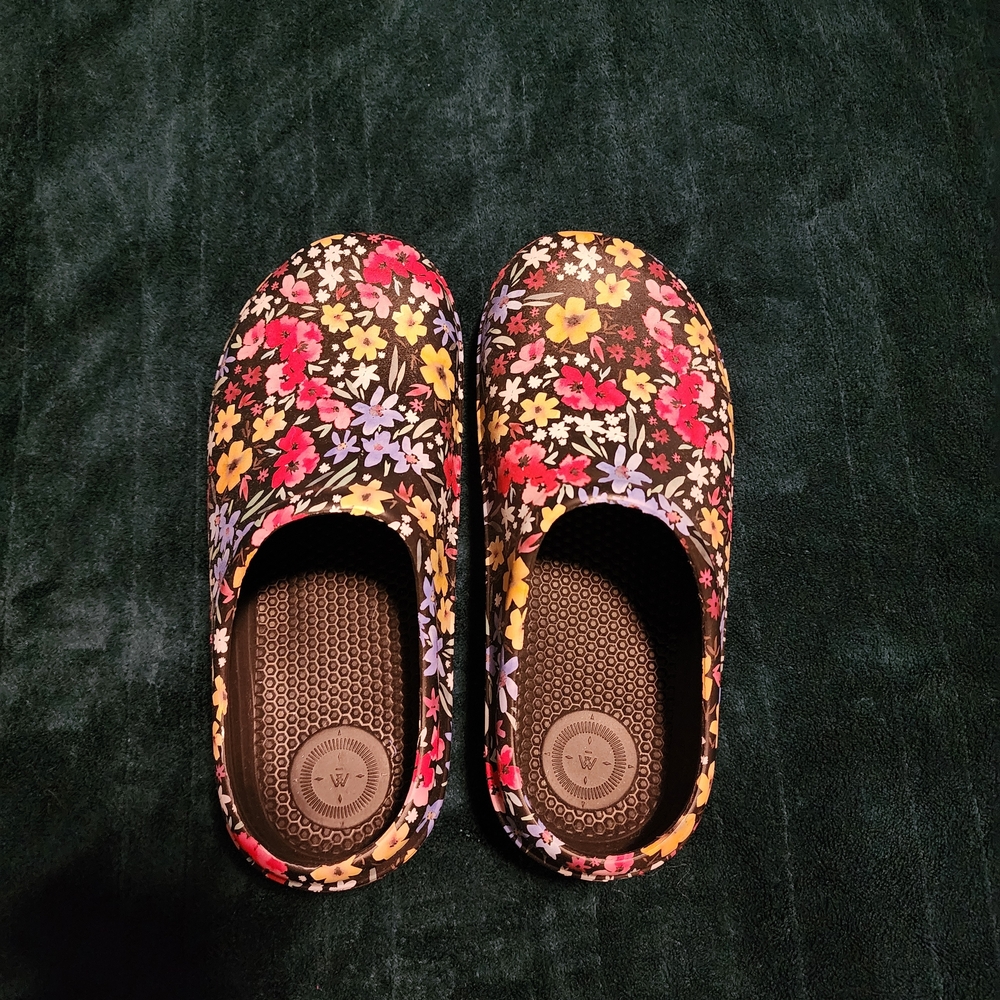 Totes Floral Women's Clogs - Multicolor